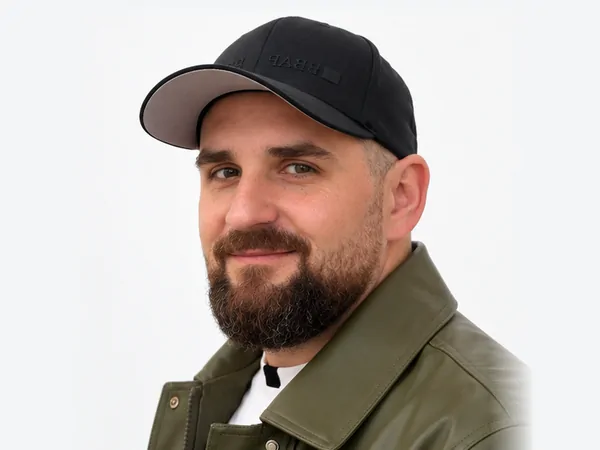 Roro, Founder & AI Strategist